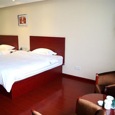 Greentree Inn Jiangsu Taizhou Taixing East Guoqing Road Rt-Mart Business Hotel Екстериор снимка