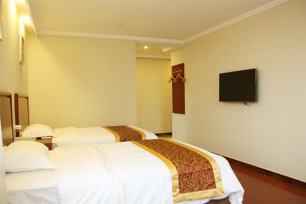 Greentree Inn Jiangsu Taizhou Taixing East Guoqing Road Rt-Mart Business Hotel Екстериор снимка